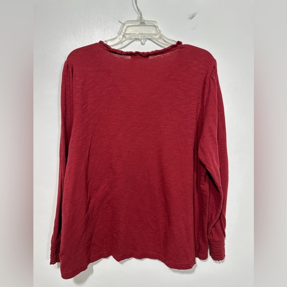 Woman’s long sleeve shirt - Picture 2 of 3